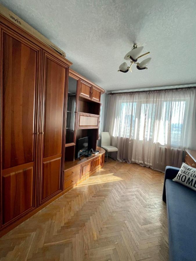 Comfortable One Beds With View For Independent Sqr *
