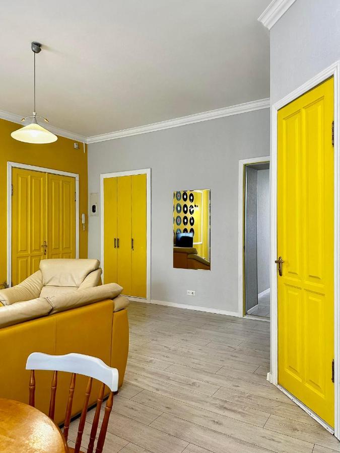 Comfortable One Beds With View For Independent Sqr *